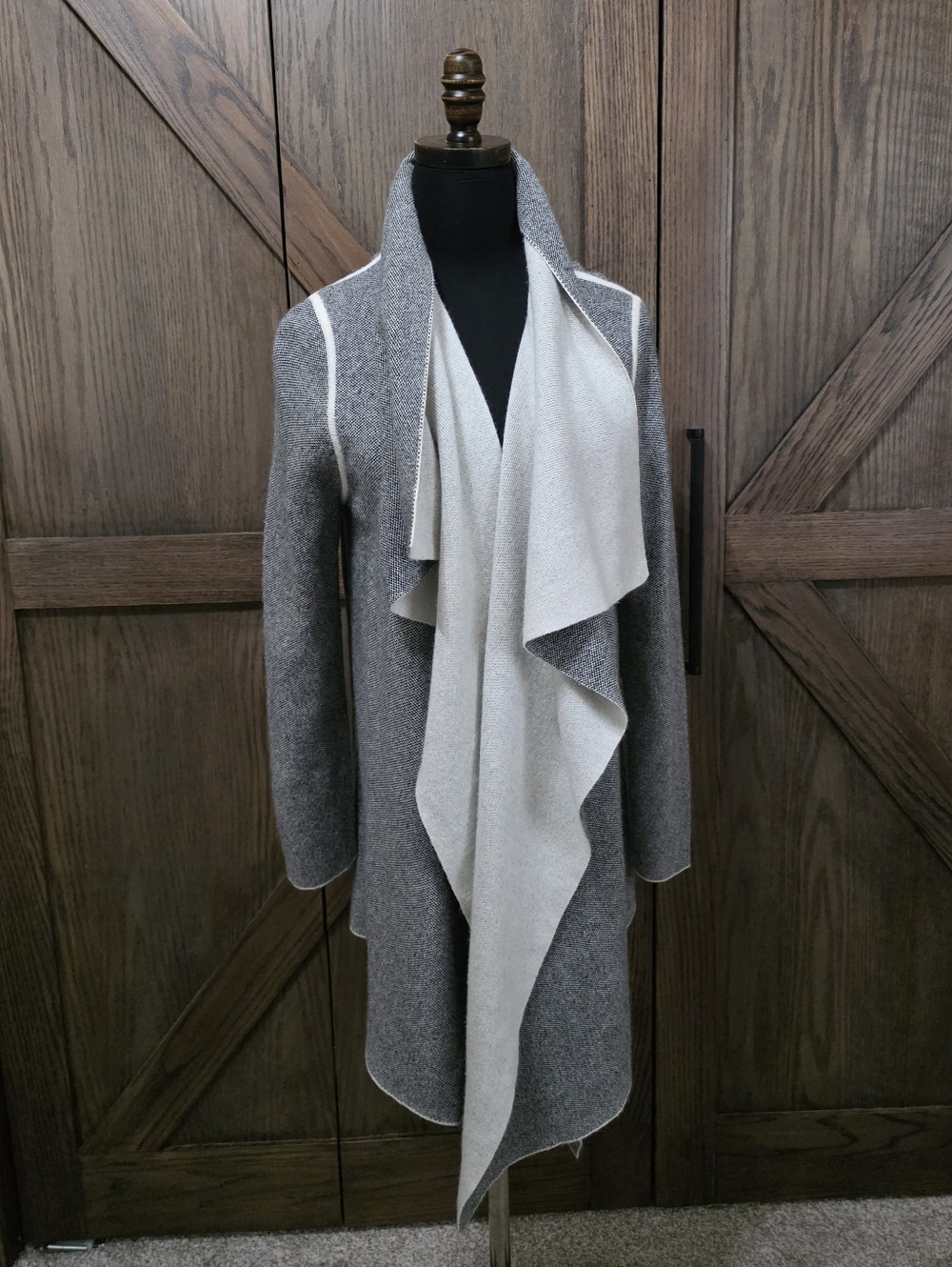 Skull Cashmere Skull Print Cardigan - Picture 4 of 5